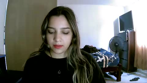 Snapshot of the_crow_18 chatting on August 2, 9:35 pm liz online show from August 2, 9:35 pm
