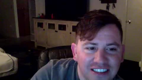 Snapshot of the_hundreds chatting on March 21, 10:31 am the_hundreds online show from March 21, 10:31 am