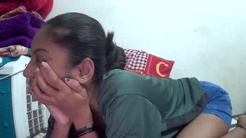 Snapshot of the_right_girl chatting on November 22, 4:39 pm Suzan Sexy online show from November 22, 4:39 pm