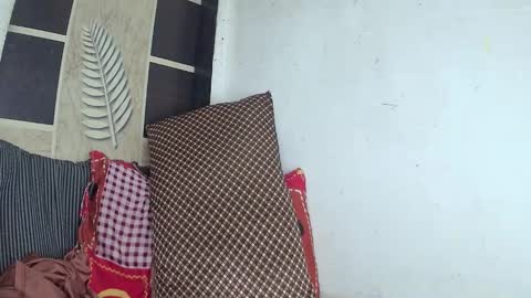 Snapshot of the_right_girl chatting on December 5, 7:39 am Suzan Sexy online show from December 5, 7:39 am