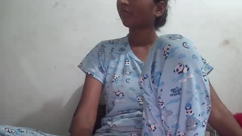 Snapshot of the_right_girl chatting on February 26, 5:23 pm Suzan Sexy online show from February 26, 5:23 pm