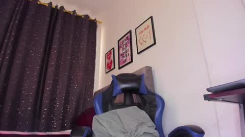 Snapshot of the_skinnyguys chatting on March 23, 10:25 pm the_skinnyguys online show from March 23, 10:25 pm