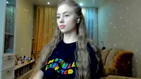 Snapshot of the_steel_magnolia_ chatting on December 6, 9:46 pm Ally STREAMING ON TWITCH NOW Check my Twitter for updates online show from December 6, 9:46 pm
