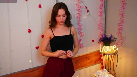 Snapshot of the_truewoman_show chatting on April 26, 3:04 am My name is Cynthia and Im very happy to see you in my sweet room online show from April 26, 3:04 am