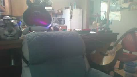 Snapshot of thealiensarecumming chatting on June 16, 10:56 pm thealiensarecumming online show from June 16, 10:56 pm
