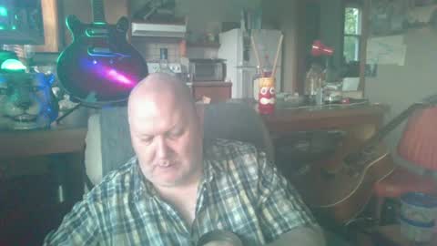 Snapshot of thealiensarecumming chatting on June 19, 4:17 am thealiensarecumming online show from June 19, 4:17 am