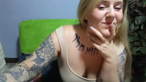 theauroramae -  online show from January 15, 3:54 am