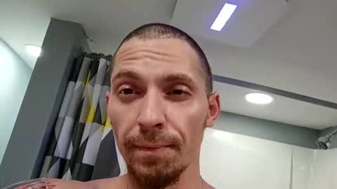 theauroravee online show from April 5, 9:06 am