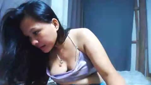 Snapshot of theaxxxx7970 chatting on September 18, 12:18 pm thea online show from September 18, 12:18 pm