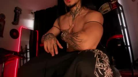 Snapshot of thebeastmaster_ chatting on February 20, 9:37 pm the beast master online show from February 20, 9:37 pm