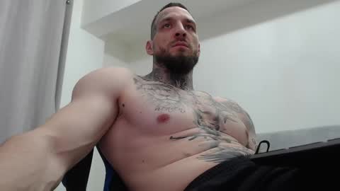 Snapshot of thebestmuscles chatting on March 13, 6:36 pm John online show from March 13, 6:36 pm