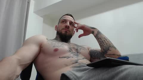 Snapshot of thebestmuscles chatting on March 25, 7:31 pm John online show from March 25, 7:31 pm