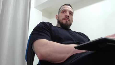 Snapshot of thebestmuscles chatting on March 26, 6:24 pm John online show from March 26, 6:24 pm