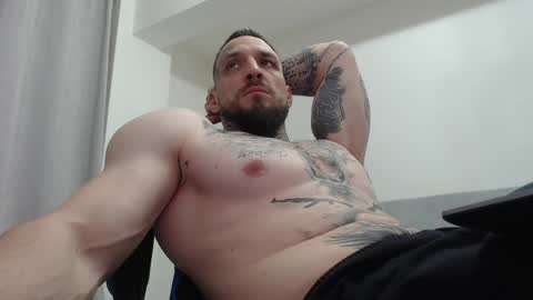 Snapshot of thebestmuscles chatting on April 8, 7:58 pm John online show from April 8, 7:58 pm