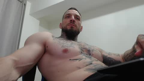 Snapshot of thebestmuscles chatting on April 20, 8:10 pm John online show from April 20, 8:10 pm