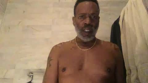 Snapshot of theblacklordmaster chatting on January 7, 12:52 pm theblacklordmaster online show from January 7, 12:52 pm