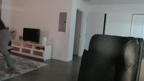 Snapshot of thecaramelldoll chatting on January 23, 11:36 pm thecaramelldoll online show from January 23, 11:36 pm