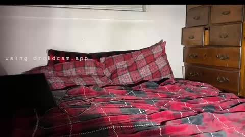 Snapshot of thecarrguyy chatting on December 24, 2:01 pm Thatcarrguyy online show from December 24, 2:01 pm