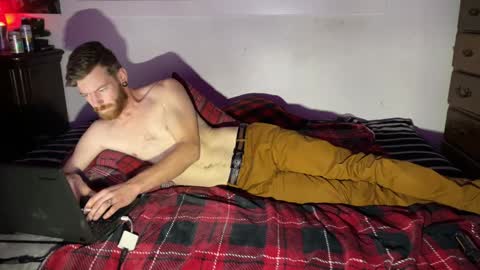 Snapshot of thecarrguyy chatting on January 13, 4:39 am Thatcarrguyy online show from January 13, 4:39 am