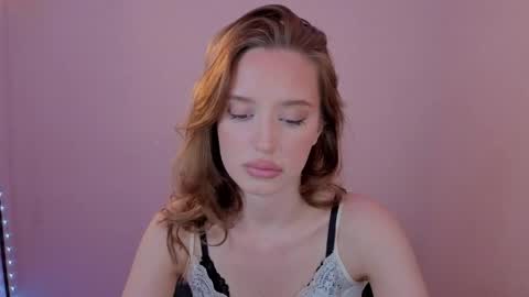 Snapshot of thecutienatura chatting on May 11, 7:11 pm Olivia online show from May 11, 7:11 pm