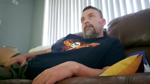 Snapshot of thedalenator chatting on February 28, 1:05 am thedalenator online show from February 28, 1:05 am