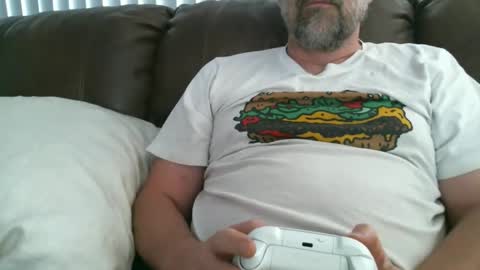 Snapshot of thedalenator chatting on October 24, 1:03 am thedalenator online show from October 24, 1:03 am