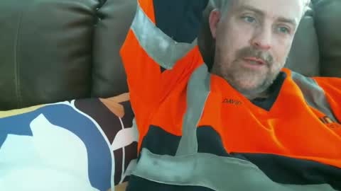 Snapshot of thedalenator chatting on October 30, 10:10 pm thedalenator online show from October 30, 10:10 pm