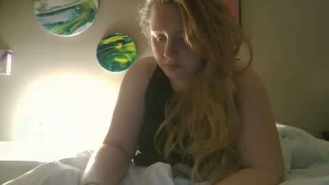 Snapshot of thedancingalien chatting on January 10, 12:17 am Kassandra Grant online show from January 10, 12:17 am