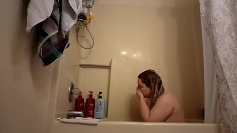 Snapshot of thedancingalien chatting on January 23, 9:50 pm Kassandra Grant online show from January 23, 9:50 pm