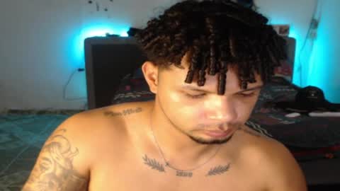Snapshot of thedav1d04 chatting on June 2, 6:43 pm thedav1d04 online show from June 2, 6:43 pm