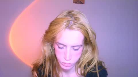 Yolanda online show from February 15, 6:04 pm