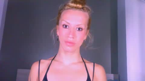 Snapshot of thedollxxxperience chatting on July 28, 1:45 am Yolanda online show from July 28, 1:45 am