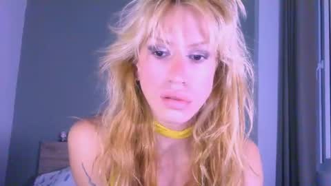 Snapshot of thedollxxxperience chatting on July 31, 4:34 am Yolanda online show from July 31, 4:34 am