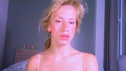 Snapshot of thedollxxxperience chatting on August 1, 3:28 am Yolanda online show from August 1, 3:28 am