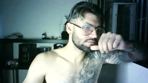 Snapshot of thedragonboyxxx chatting on July 11, 4:15 am thedragonboyxxx online show from July 11, 4:15 am