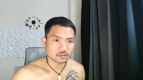 Snapshot of thefriskyasian chatting on December 17, 8:32 pm Jaycee online show from December 17, 8:32 pm