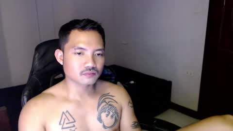 Snapshot of thefriskyasian chatting on January 10, 2:04 am Jaycee online show from January 10, 2:04 am