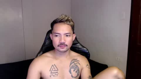 Snapshot of thefriskyasian chatting on February 7, 4:48 am Jaycee online show from February 7, 4:48 am