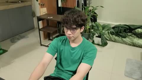 Snapshot of thegreenmagus chatting on February 21, 8:21 pm Green online show from February 21, 8:21 pm