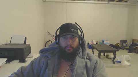 Snapshot of thehawaiian93 chatting on January 18, 6:34 am thehawaiian93 online show from January 18, 6:34 am