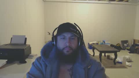 Snapshot of thehawaiian93 chatting on February 21, 3:01 am thehawaiian93 online show from February 21, 3:01 am