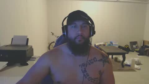 Snapshot of thehawaiian93 chatting on March 3, 8:05 am thehawaiian93 online show from March 3, 8:05 am