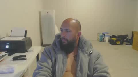 Snapshot of thehawaiian93 chatting on October 5, 4:11 am thehawaiian93 online show from October 5, 4:11 am