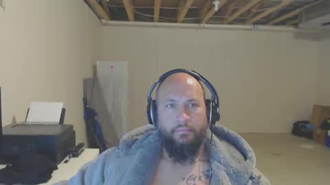 Snapshot of thehawaiian93 chatting on April 12, 10:42 am thehawaiian93 online show from April 12, 10:42 am