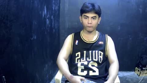 Xerxis online show from February 8, 9:15 pm