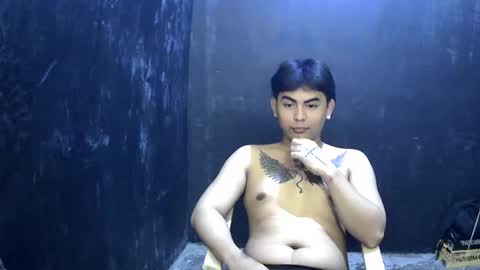 Snapshot of thehugecomeback chatting on February 10, 2:30 am Xerxis online show from February 10, 2:30 am