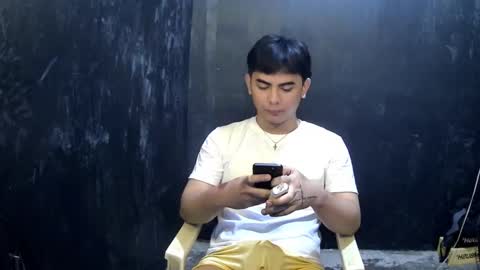 Snapshot of thehugecomeback chatting on February 10, 7:38 pm Xerxis online show from February 10, 7:38 pm