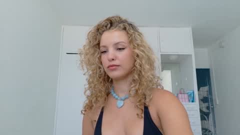 Snapshot of theislandgirl chatting on May 1, 3:49 pm Lily Marie online show from May 1, 3:49 pm