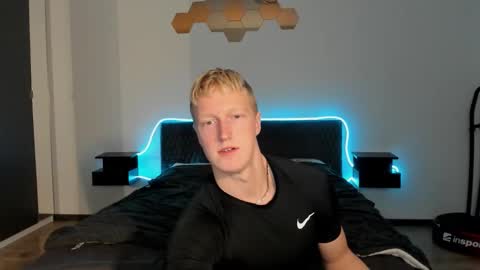 thejacob_d online show from December 13, 9:42 pm