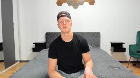Snapshot of thejacob_d chatting on March 25, 5:52 pm thejacob_d online show from March 25, 5:52 pm